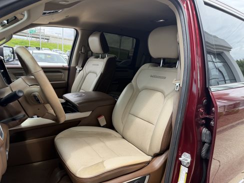 Used 2019 RAM 1500 Laramie RWD image 36