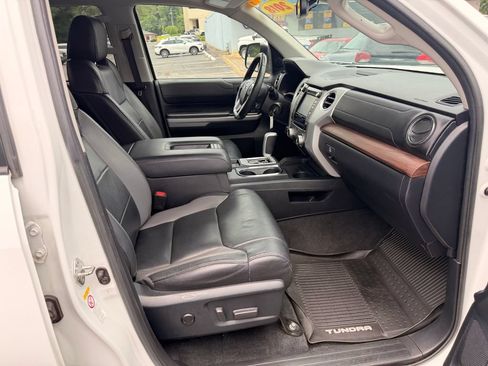 Used 2018 Toyota Tundra Limited w/ Limited Premium Package AWD/4WD image 48