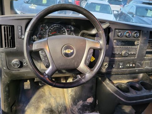 Used 2019 Chevrolet Express 3500 Extended w/ Driver Convenience Package RWD image 15