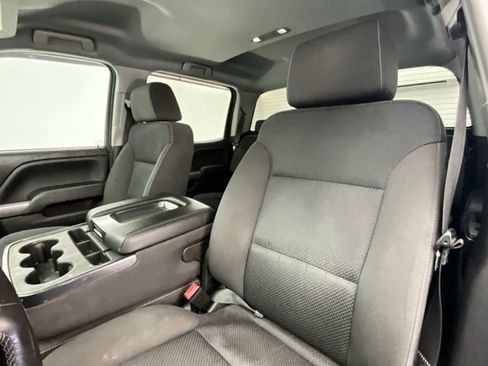 Used 2018 Chevrolet Silverado 1500 LT w/ LT Eassist Package image 9