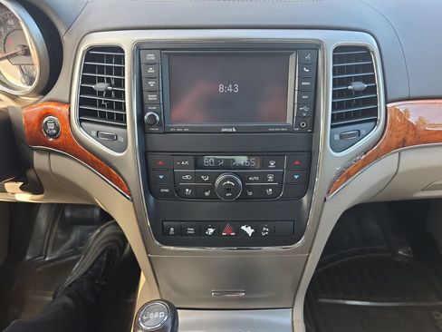 Used 2012 Jeep Grand Cherokee Overland AWD/4WD image 8