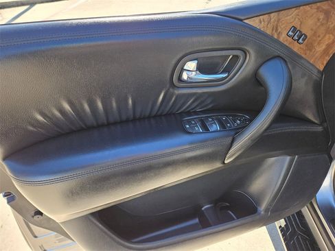 Used 2024 Nissan Armada SL image 14