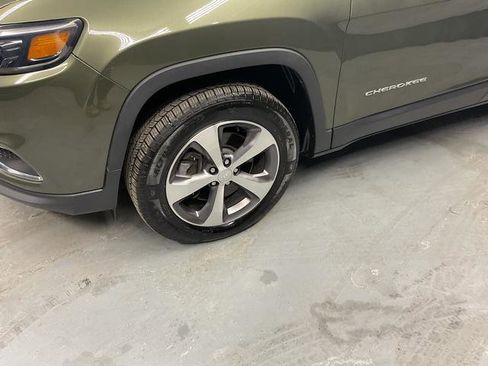 Used 2020 Jeep Cherokee Limited image 6