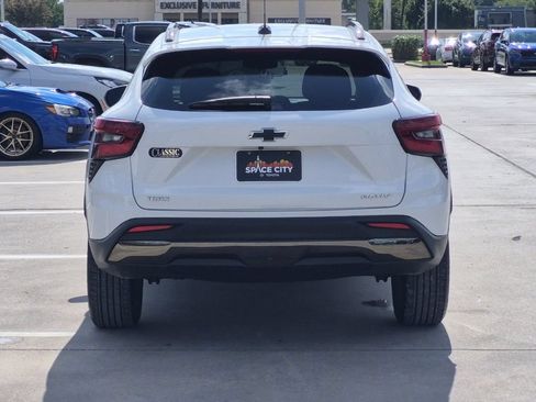 Used 2025 Chevrolet Trax ACTIV w/ Driver Confidence Package FWD image 5