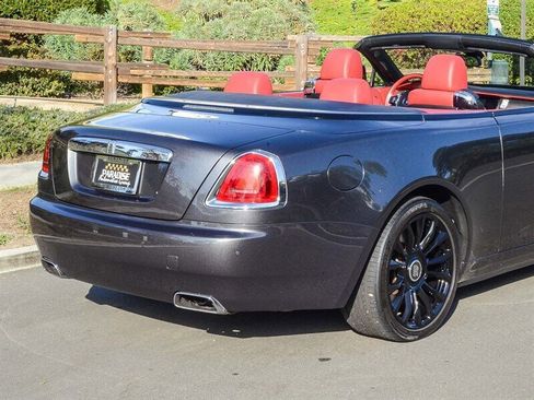 Used 2019 Rolls-Royce Dawn image 15