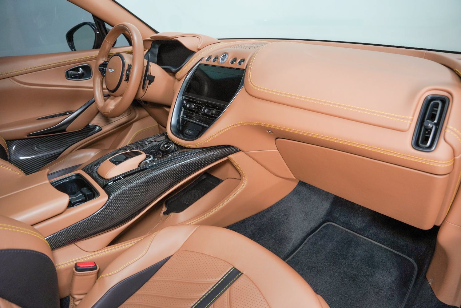 Used 2023 Aston Martin DBX 707 AWD/4WD image 32