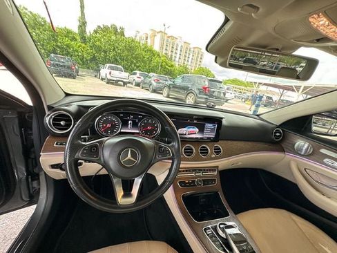 Used 2018 Mercedes-Benz E 300 image 5