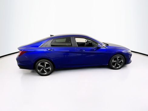 Used 2023 Hyundai Elantra SEL w/ Convenience Package FWD image 4
