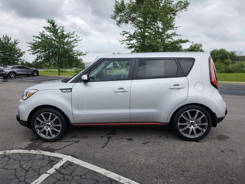 Used 2018 Kia Soul ! w/ Tech Package FWD image 11
