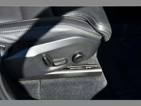 Certified 2023 Volvo XC90 B6 Ultimate w/ Protection Package Premier AWD/4WD image 33