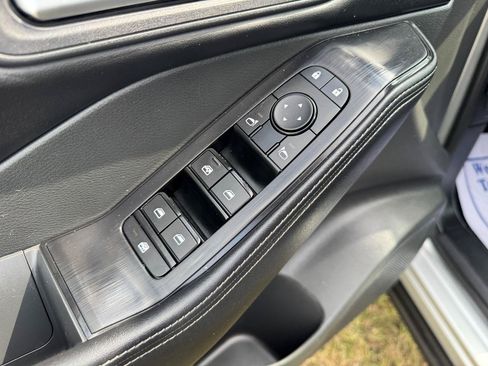 Used 2025 Nissan Rogue SV AWD/4WD image 21