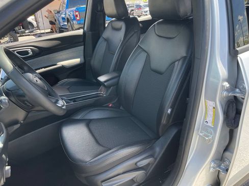 Certified 2024 Jeep Compass Latitude AWD/4WD image 35