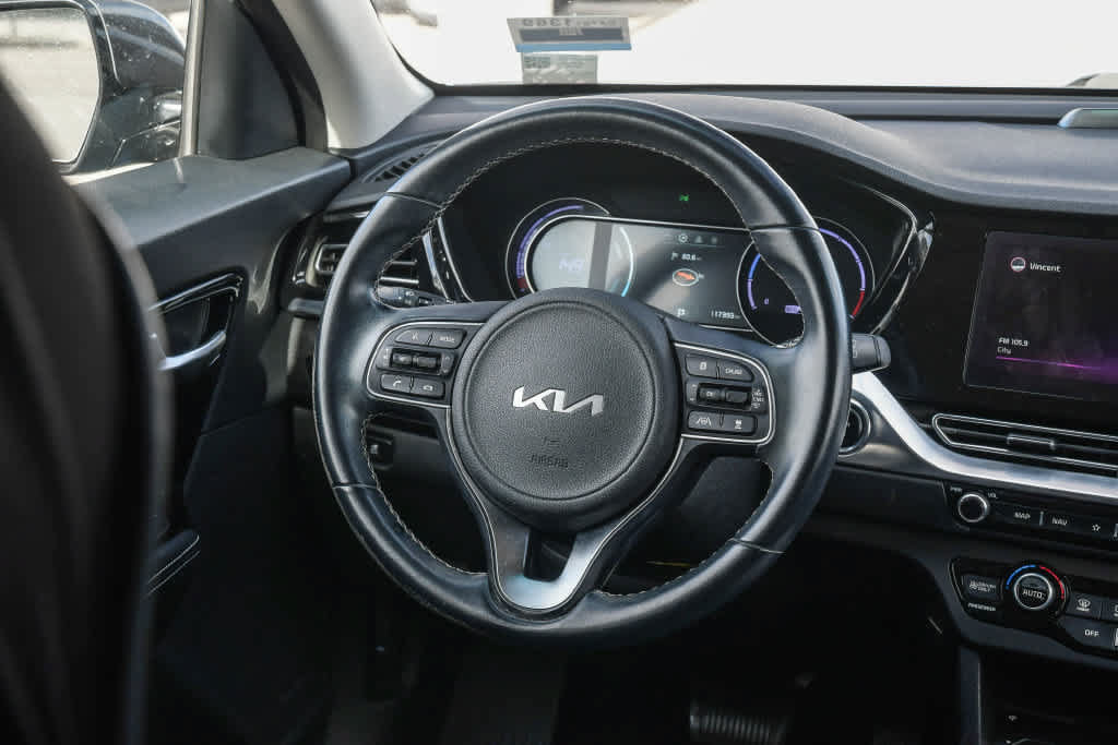 Used 2022 Kia Niro EX FWD image 12
