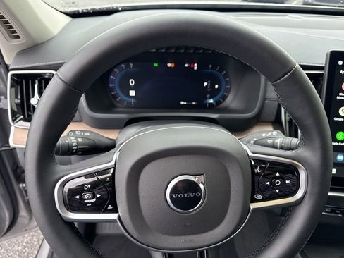 Used 2025 Volvo XC90 B6 Core w/ Climate Package image 34