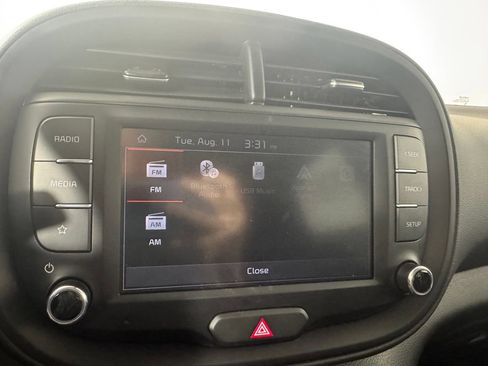 Used 2025 Kia Soul LX FWD image 17