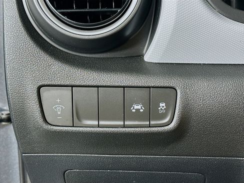 Used 2019 Hyundai Kona SE image 16