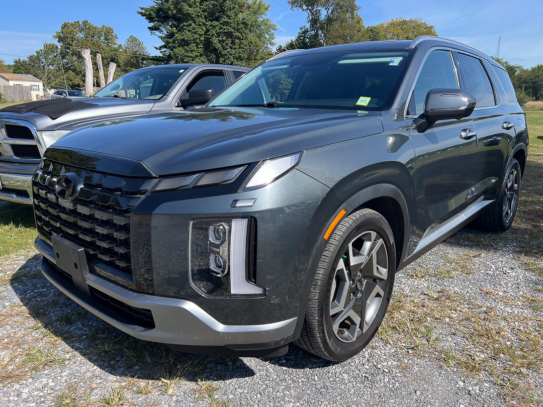 Used 2023 Hyundai Palisade SEL w/ Premium Package AWD/4WD image 2