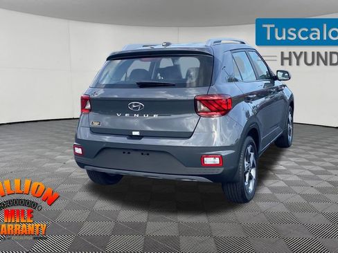 New 2025 Hyundai Venue SEL image 9