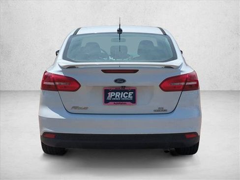 Used 2015 Ford Focus SE w/ Equipment Group 201A FWD image 7