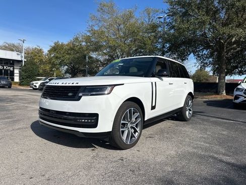 Used 2025 Land Rover Range Rover SE AWD/4WD image 2