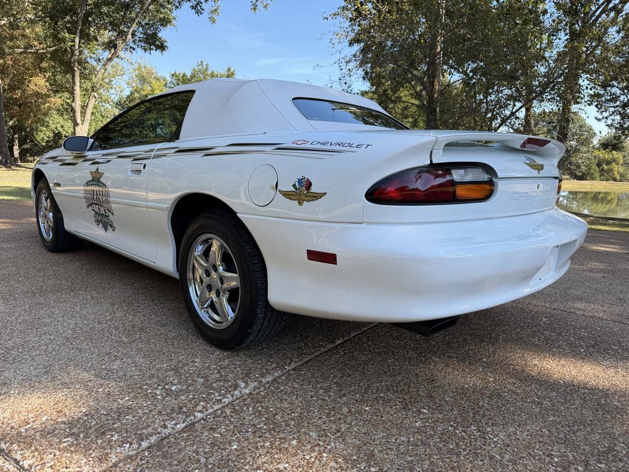 Used 1999 Chevrolet Camaro Z28 RWD image 2