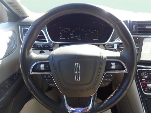 Used 2020 Lincoln Continental Reserve w/ Luxury Package image 12
