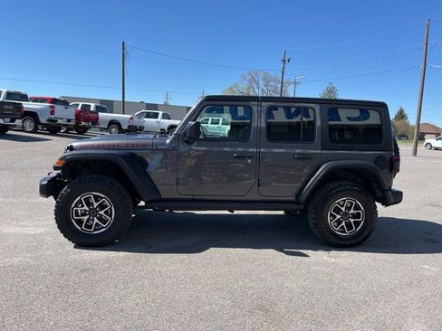 Used 2025 Jeep Wrangler Unlimited Rubicon AWD/4WD image 7