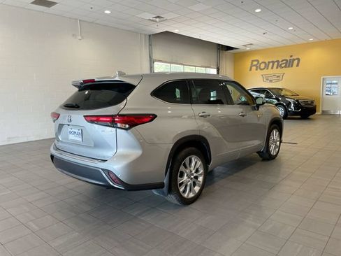 Used 2021 Toyota Highlander Limited AWD/4WD image 5