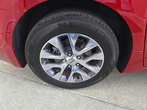 Used 2024 Chrysler Pacifica Pinnacle image 26