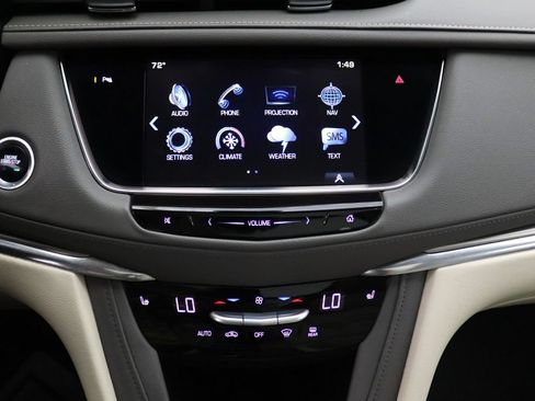 Used 2017 Cadillac XT5 Luxury w/ Driver Awareness Package AWD/4WD image 18