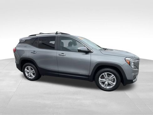 Certified 2024 GMC Terrain SLE w/ Driver Convenience Package AWD/4WD image 9