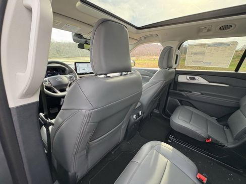 New 2026 Ford Explorer Active w/ Active Comfort Package image 28