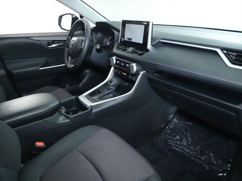 Used 2025 Toyota RAV4 XLE image 37