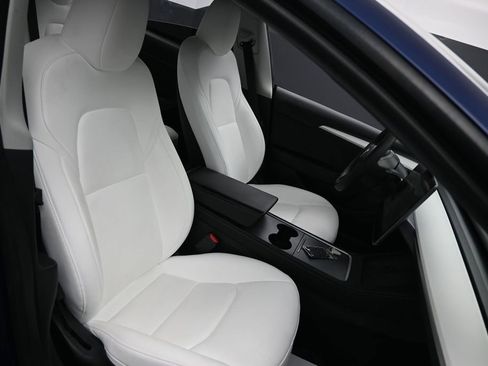 Used 2023 Tesla Model 3 Standard Range image 16