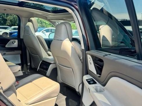 Used 2023 Lincoln Aviator Reserve w/ Equipment Group 201A RWD image 21