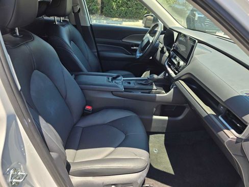 Used 2026 Toyota Grand Highlander FWD image 11