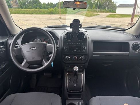 Used 2010 Jeep Patriot Sport AWD/4WD image 11
