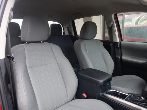 Used 2019 Toyota Tacoma SR5 image 40