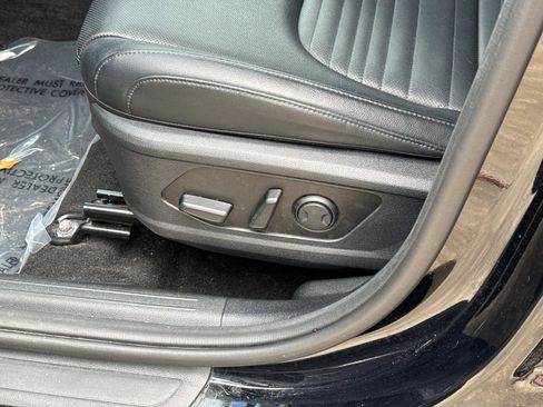 Used 2023 Kia Sportage SX image 18