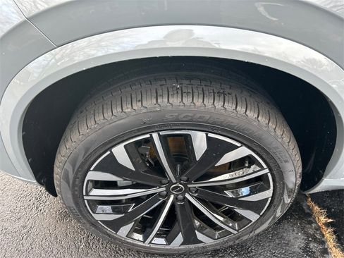 New 2026 Volvo XC90 B6 Ultra w/ Protection Package image 8