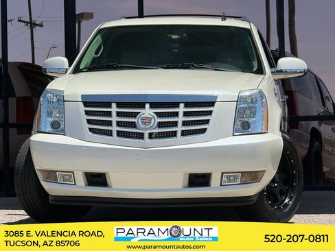 Used 2014 Cadillac Escalade Luxury AWD/4WD image 1