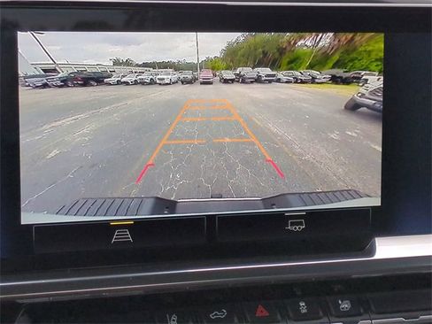 Certified 2024 Chevrolet Silverado 2500 LT w/ Convenience Package image 24