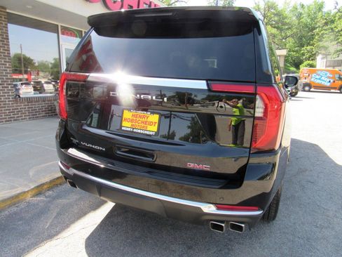 Used 2025 GMC Yukon XL Denali AWD/4WD image 3