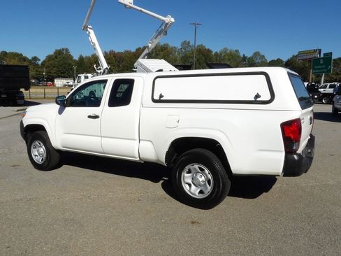 Used 2021 Toyota Tacoma SR image 4