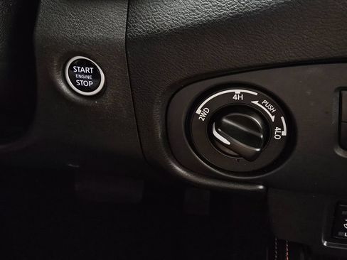 Used 2023 Nissan Frontier PRO-4X w/ Pro Convenience Package AWD/4WD image 17