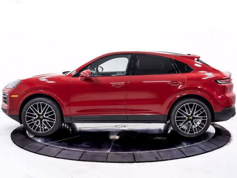 Certified 2025 Porsche Cayenne Coupe AWD/4WD image 2