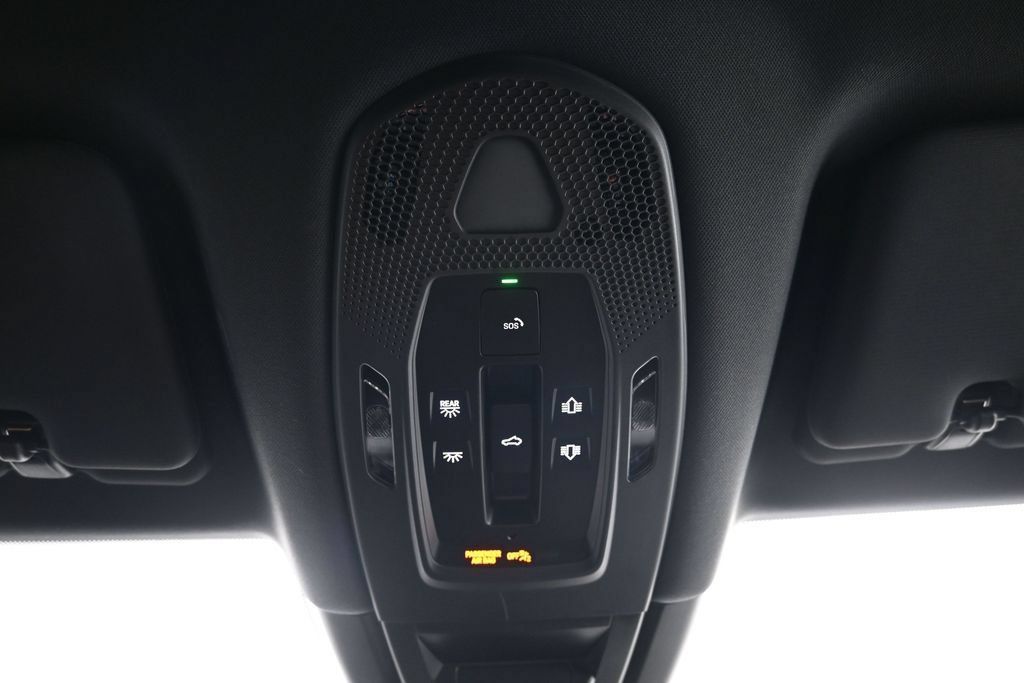 Used 2026 Porsche Cayenne AWD/4WD image 30