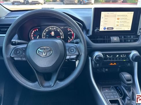 Used 2024 Toyota RAV4 LE AWD/4WD image 16