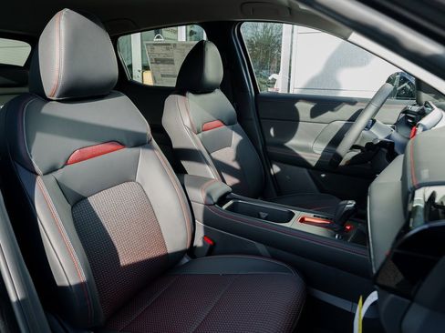 New 2026 Nissan Kicks SR image 25