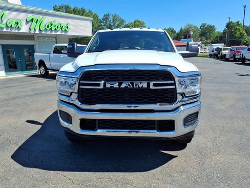 Used 2024 RAM 2500 Tradesman w/ Chrome Appearance Group AWD/4WD image 2